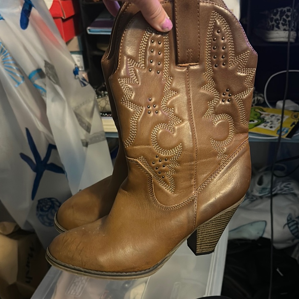 Tan Western-Style Women's Boots
